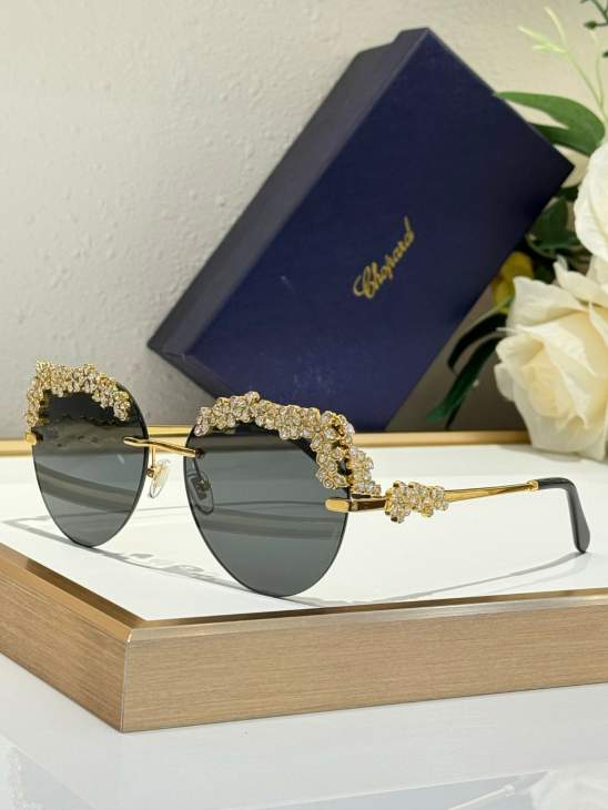 Picture of Chopard Sunglasses _SKUfw69413026fw